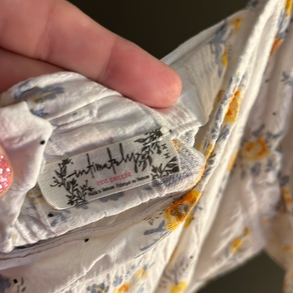 1 hour sale. Free People, floral top (Angela body suit, snaps at crotch), medium - Picture 3 of 11